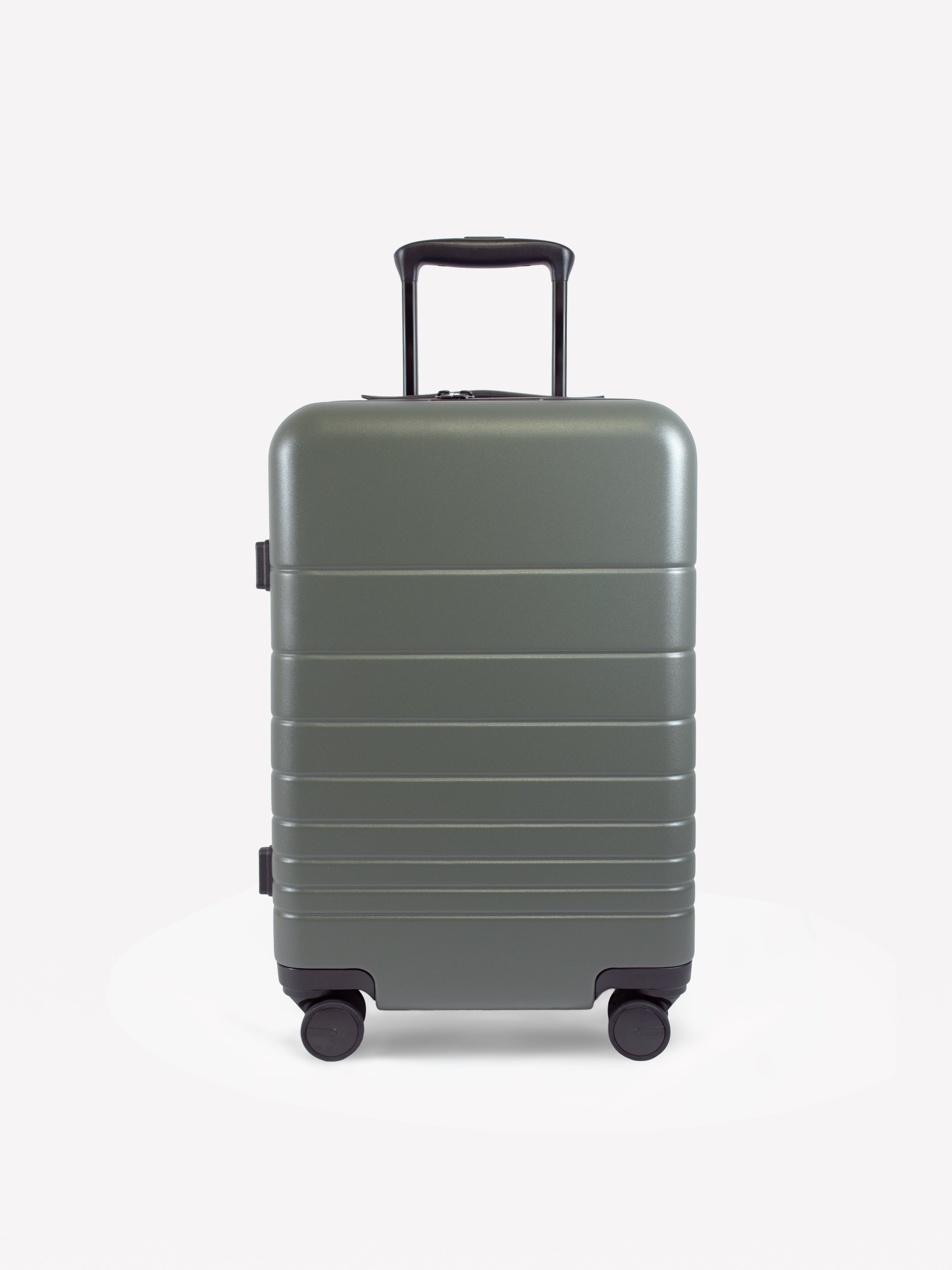 Carry On Essential in Pine