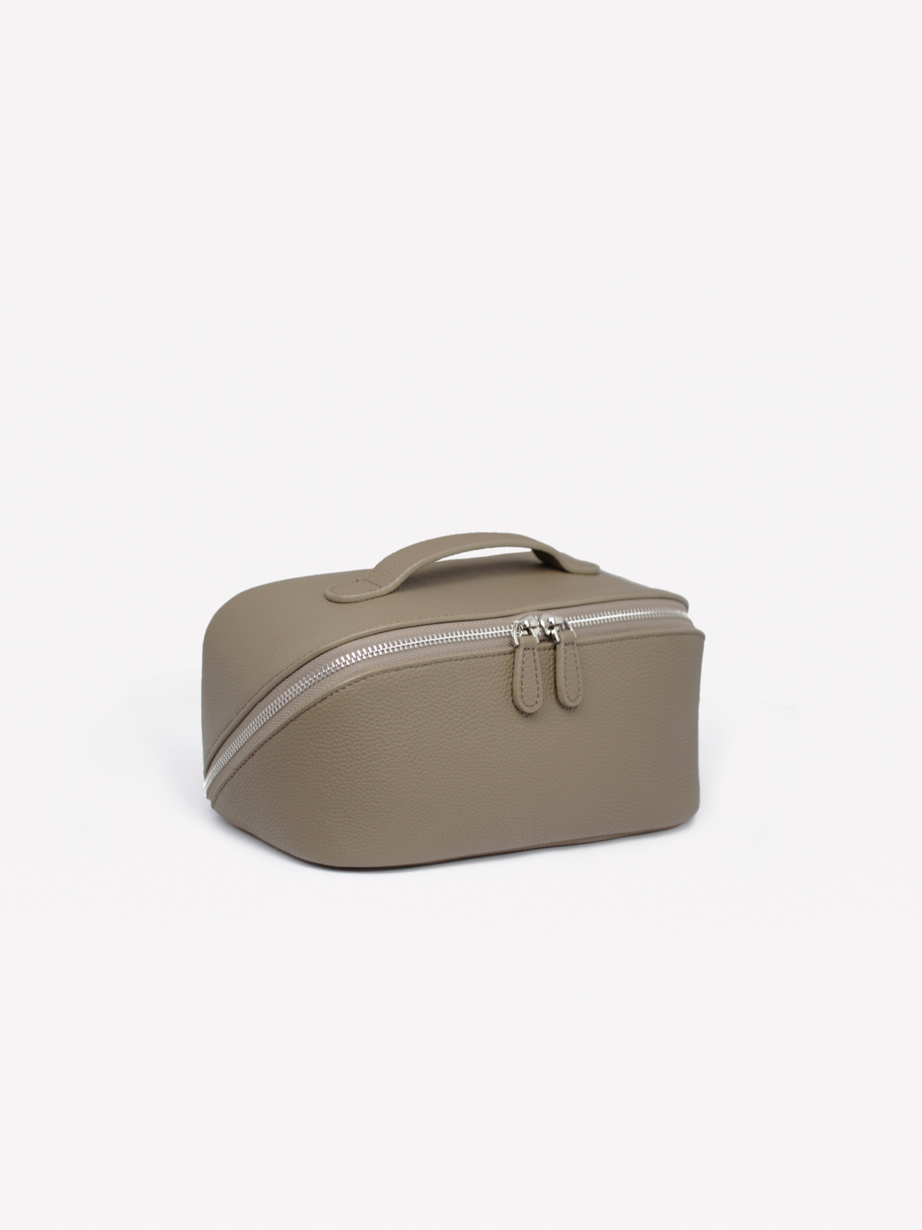 Metro Cosmetic Case in Olive Mist